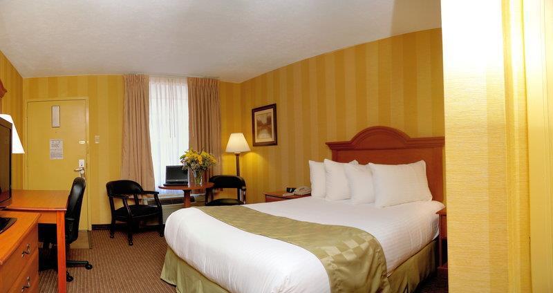 Best Western Central Plaza Стаффорд Номер фото
